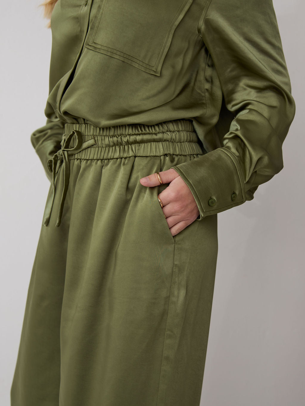 Ebba Khaki Satin Trousers