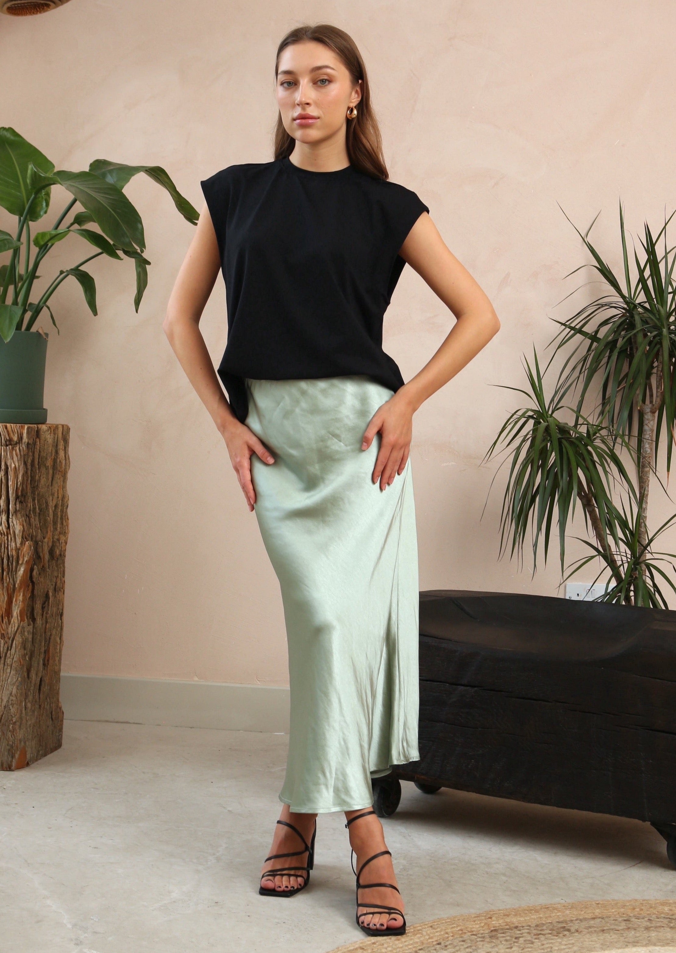 Mid length 2025 satin skirts bulk